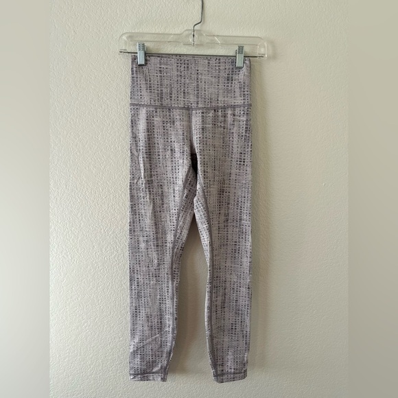 lululemon athletica Gray Patterned Leggings ‘34 1/2 - Picture 1 of 4